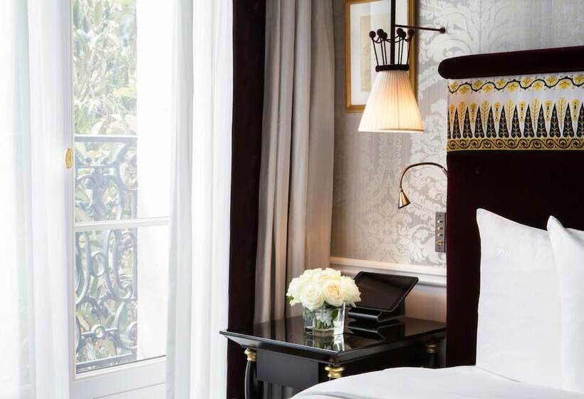 سوییت لوکس, La Réserve Paris Hotel & Spa