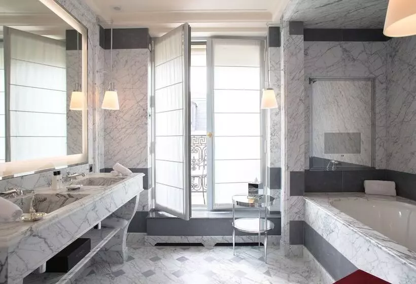 Suite Prestige, La Réserve Paris Hotel & Spa