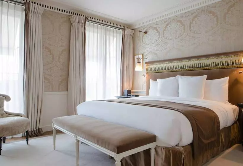 Suite, La Réserve Paris Hotel & Spa