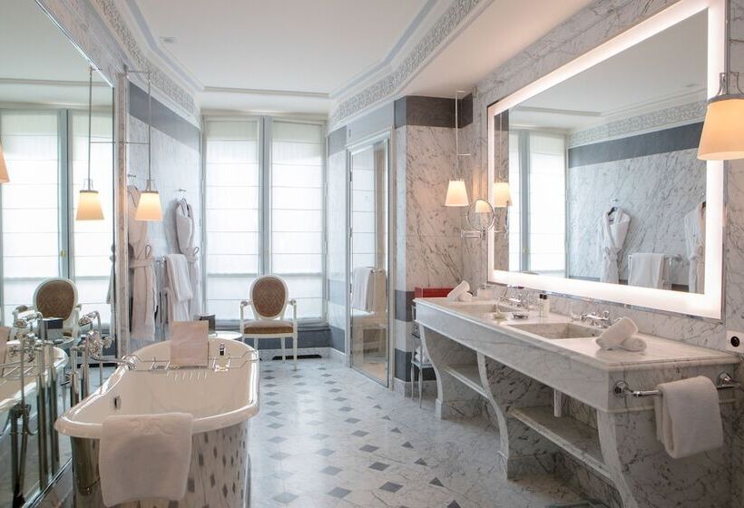 Suite, La Réserve Paris Hotel & Spa