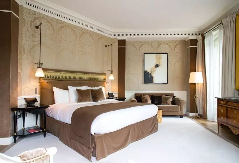Suite, La Réserve Paris Hotel & Spa