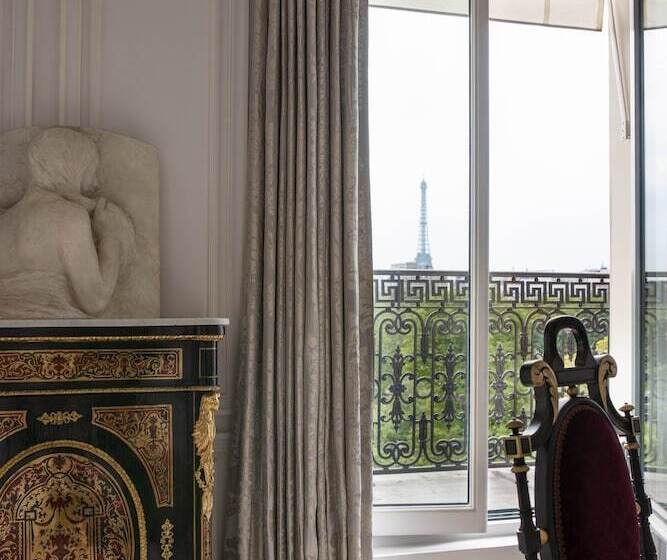 Suite Présidentielle, La Réserve Paris Hotel & Spa