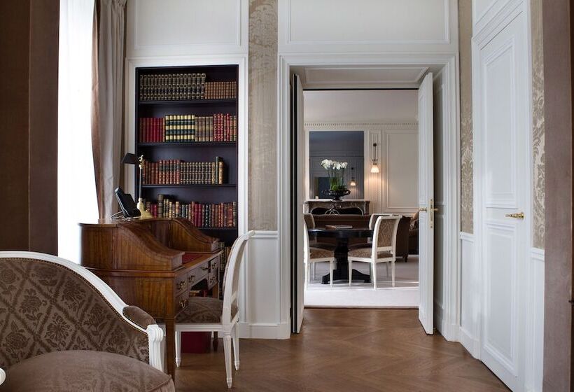 Suite, La Réserve Paris Hotel & Spa