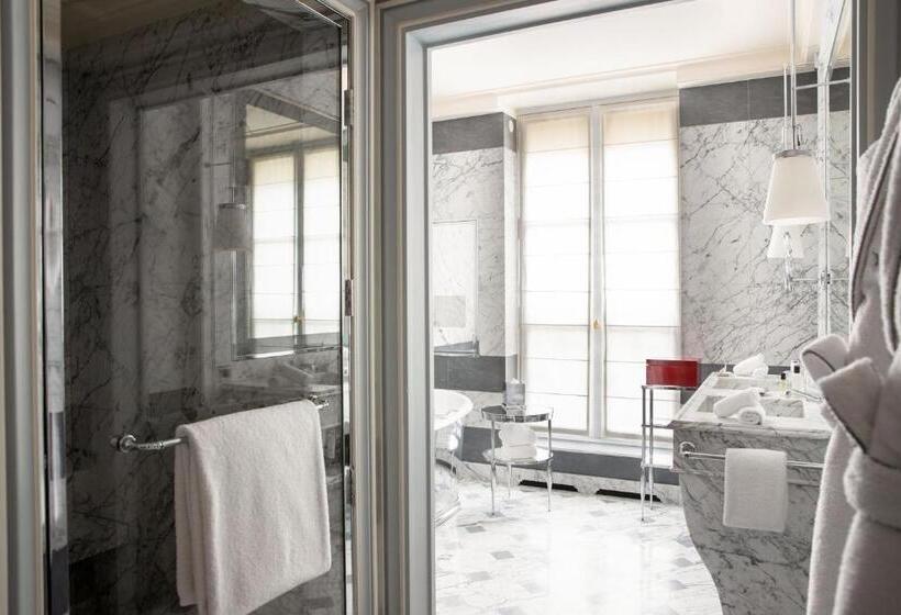 Chambre Prestige, La Réserve Paris Hotel & Spa