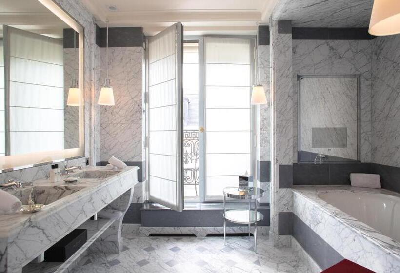 سوئیت جونیور پرستیژ, La Réserve Paris Hotel & Spa