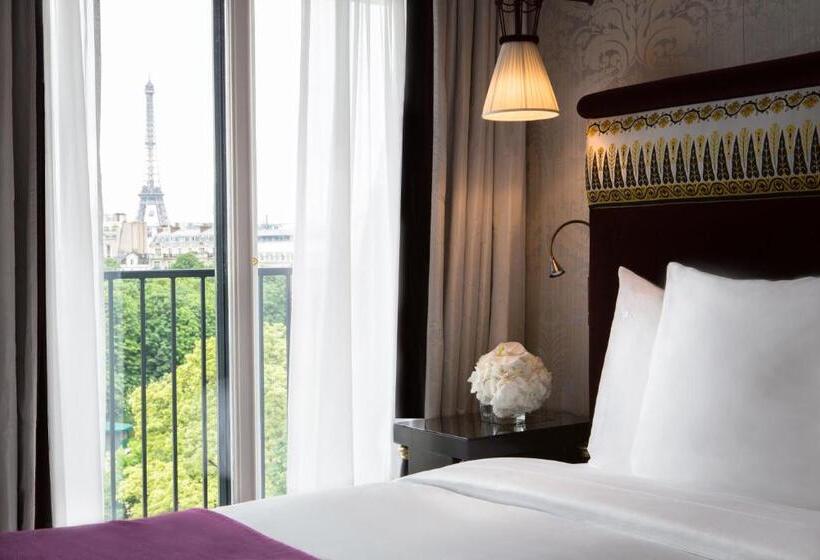 سوییت جونیور, La Réserve Paris Hotel & Spa