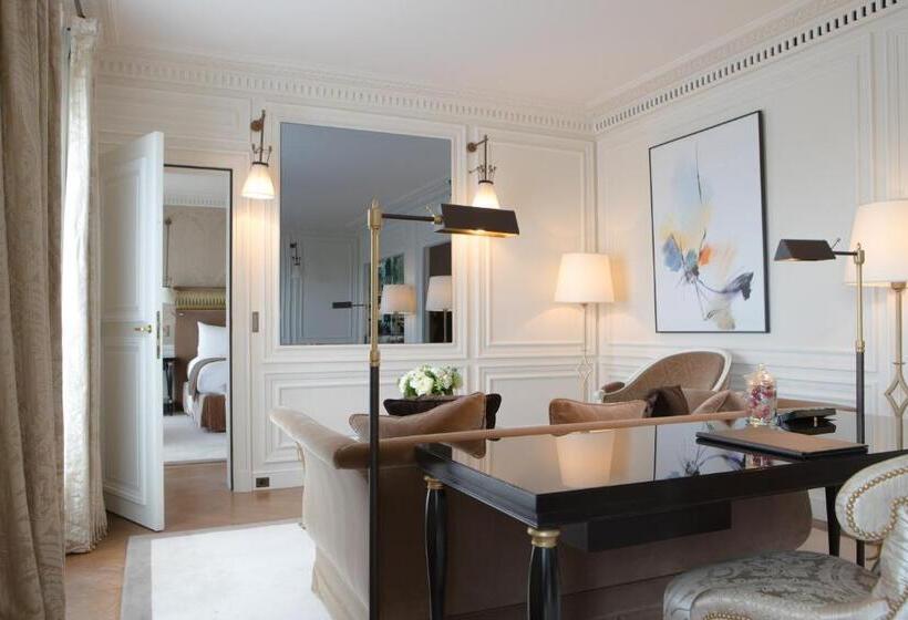Suite, La Réserve Paris Hotel & Spa