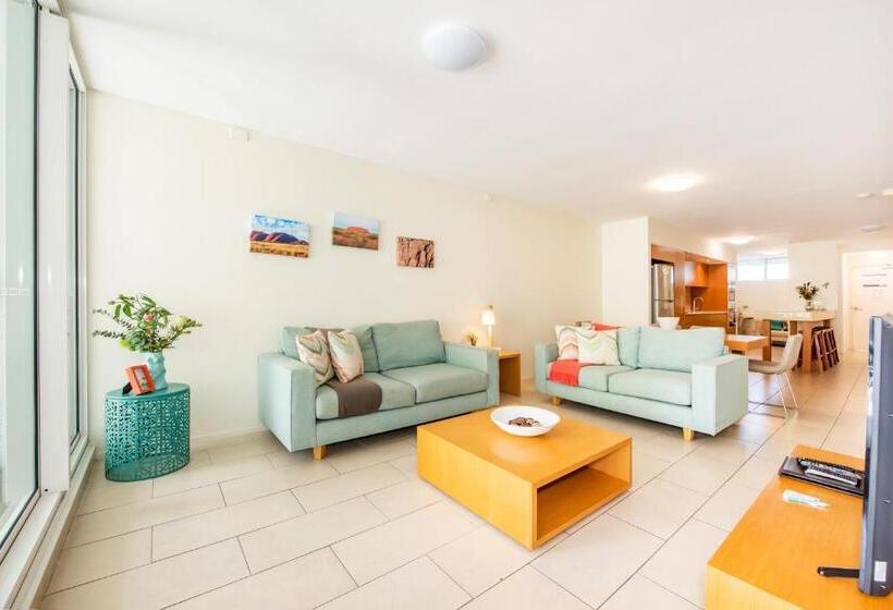 דירת חדר, Lanai Riverside Apartments