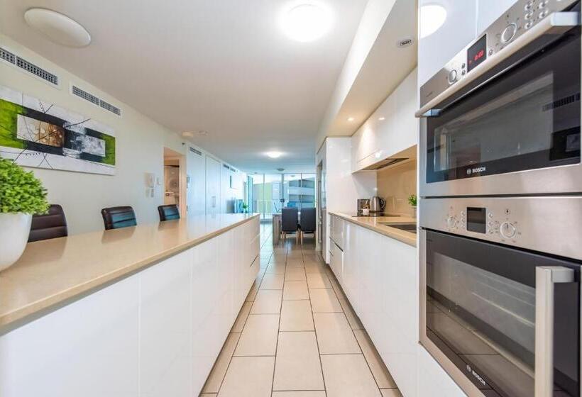 דירת חדר, Lanai Riverside Apartments