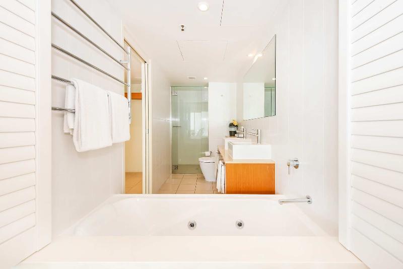 דירת שני חדרים, Lanai Riverside Apartments