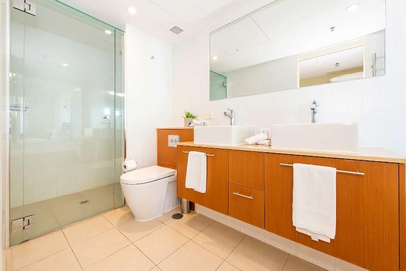 דירת חדר, Lanai Riverside Apartments