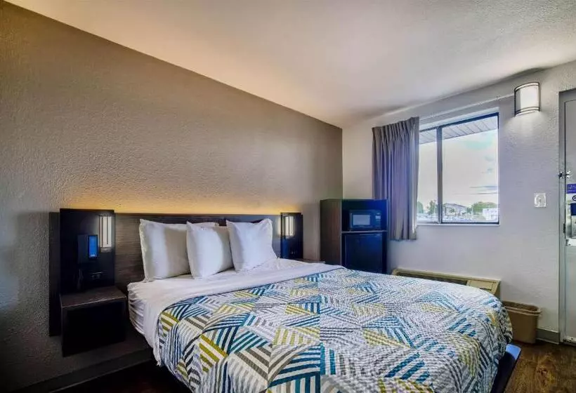 キングサイズベッドのスタンダードルーム, Motel 6 Jackson, Ms