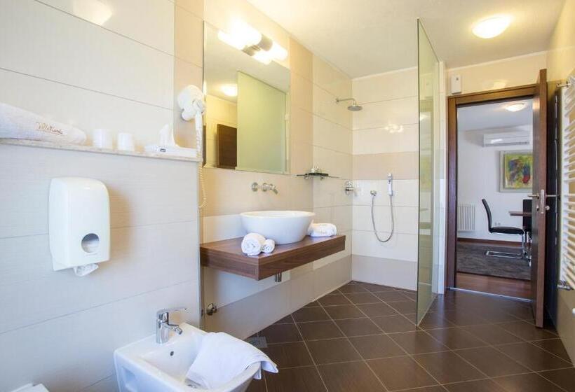 스위트, Residence Villa Karda