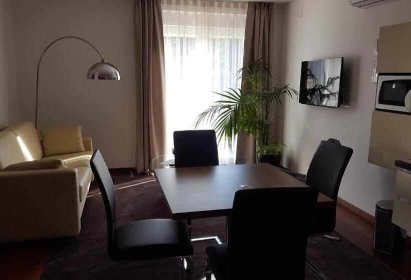 스위트, Residence Villa Karda