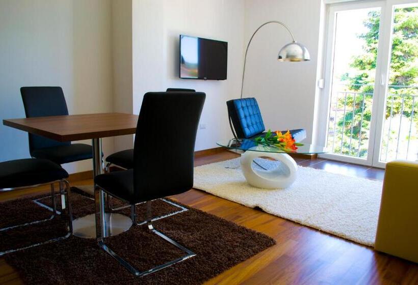 스위트, Residence Villa Karda