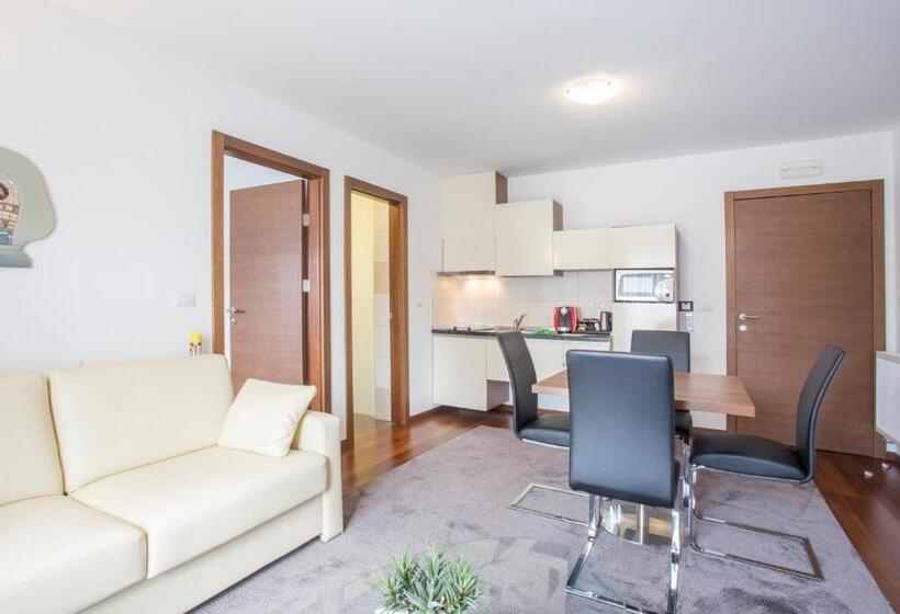 스위트, Residence Villa Karda