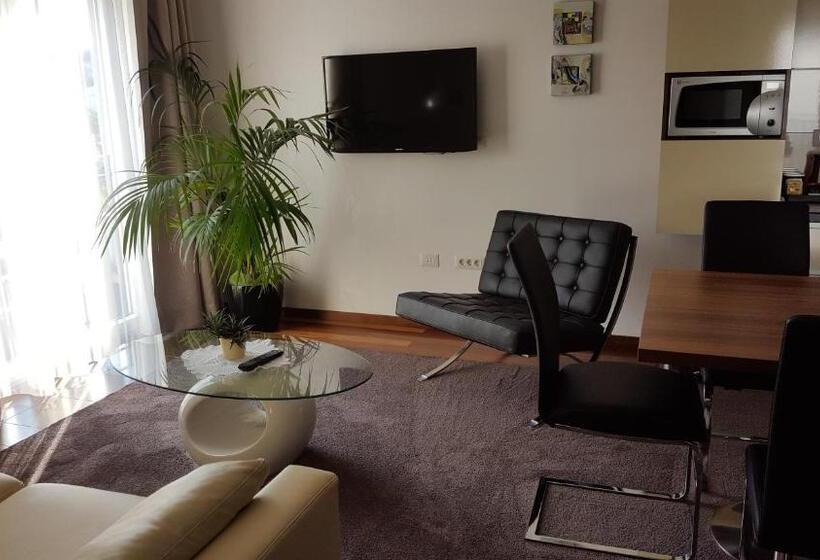 스위트, Residence Villa Karda