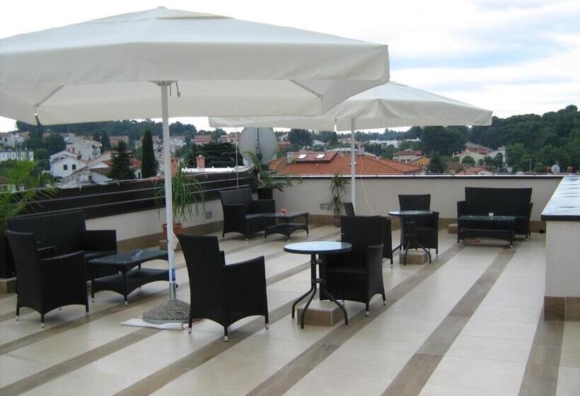 수피리어 트리플 룸, Residence Villa Karda