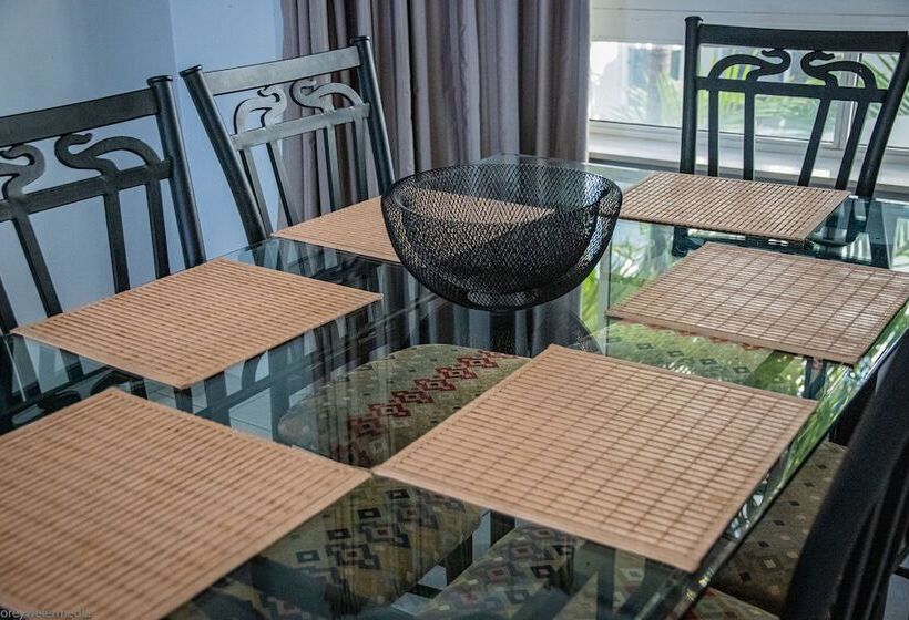 Семейные Апартаменты 3 Спальни, Tripcony Quays Apartments