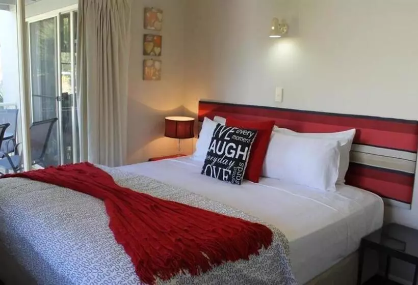 Huoneisto 1 Makuuhuone Puutarhanäkymä, Airlie Apartments