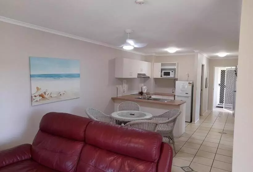 Huoneisto 1 Makuuhuone Puutarhanäkymä, Airlie Apartments