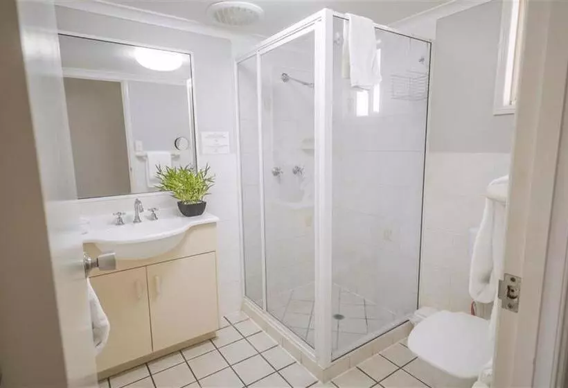Huoneisto 1 Makuuhuone Puutarhanäkymä, Airlie Apartments