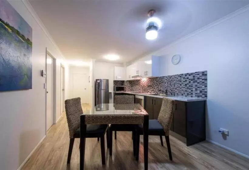 Huoneisto 2 Makuuhuonetta Merinäkymä, Airlie Apartments
