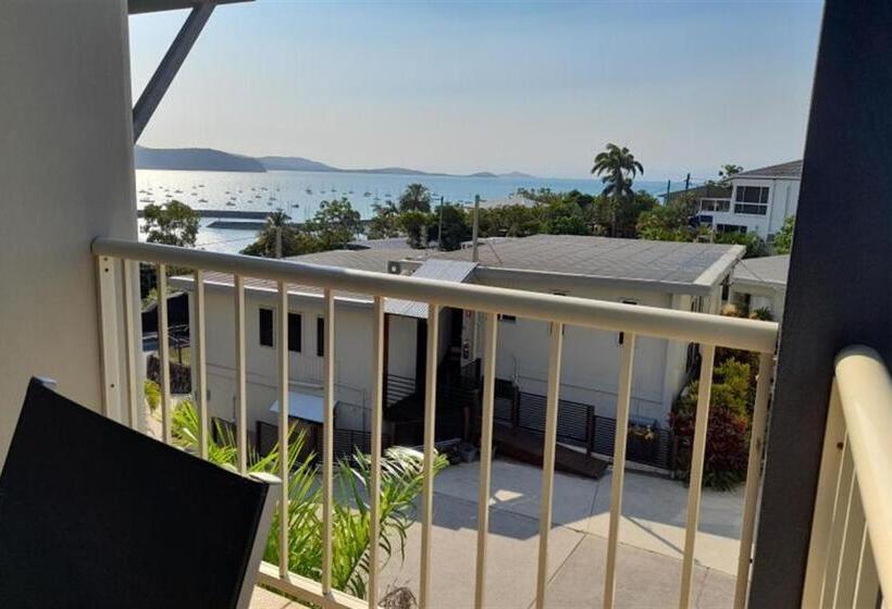 海の見える２ベッドルームアパートメント, Airlie Apartments