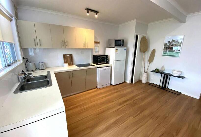 ３ベッドルームアパートメント, Airlie Apartments