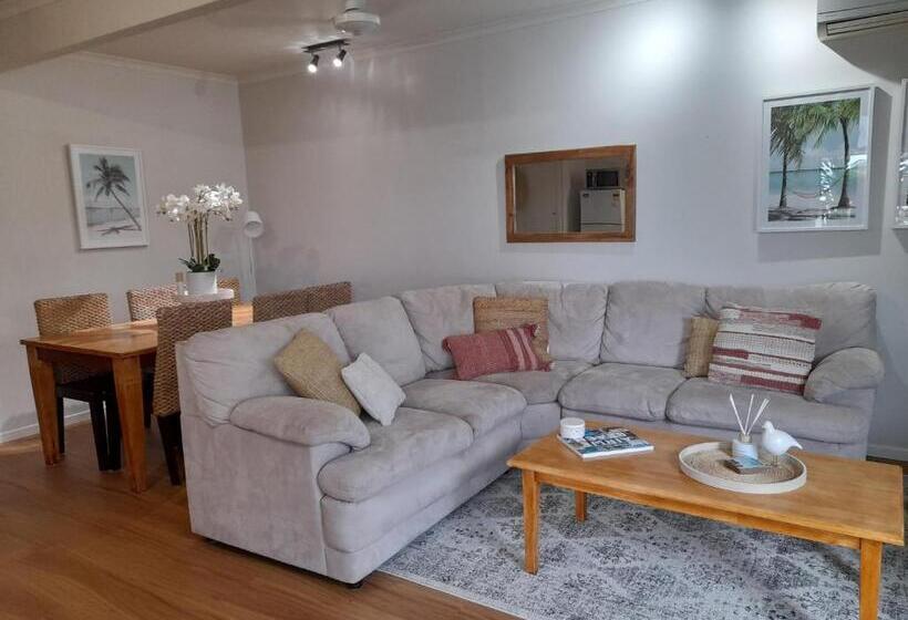 ３ベッドルームアパートメント, Airlie Apartments