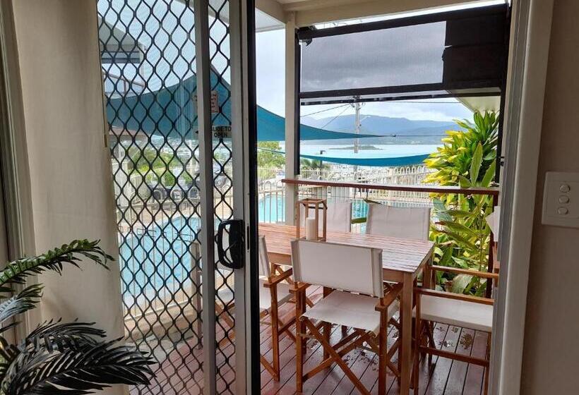 ３ベッドルームアパートメント, Airlie Apartments