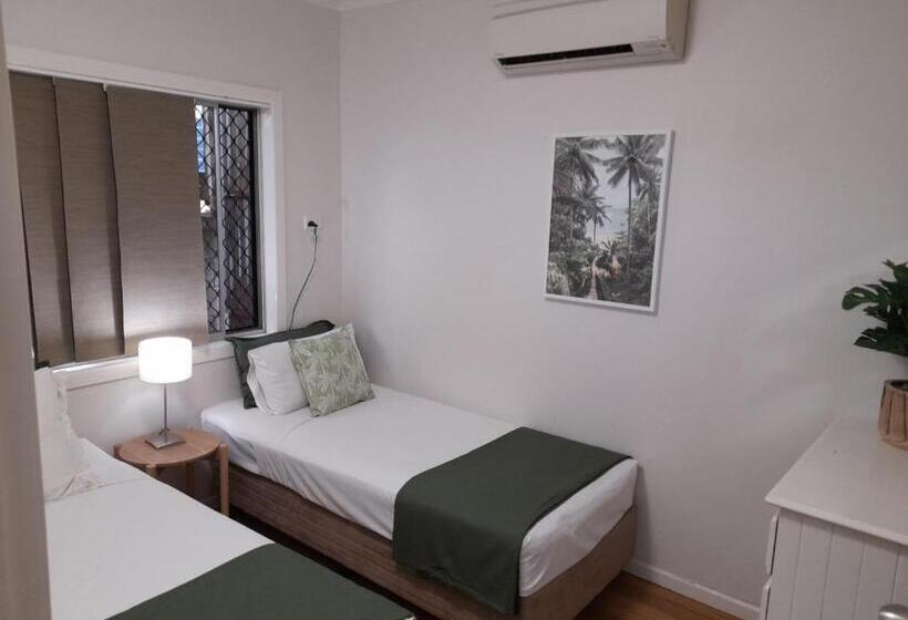 침실 1개 풀장 전망 아파트, Airlie Apartments