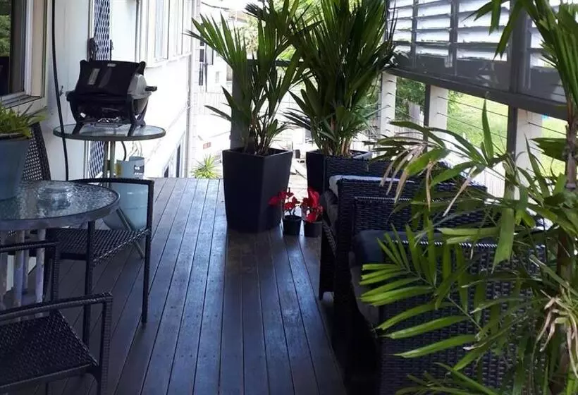 Standard-studio, Airlie Apartments