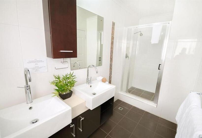 スタンダードスタジオ, Airlie Apartments