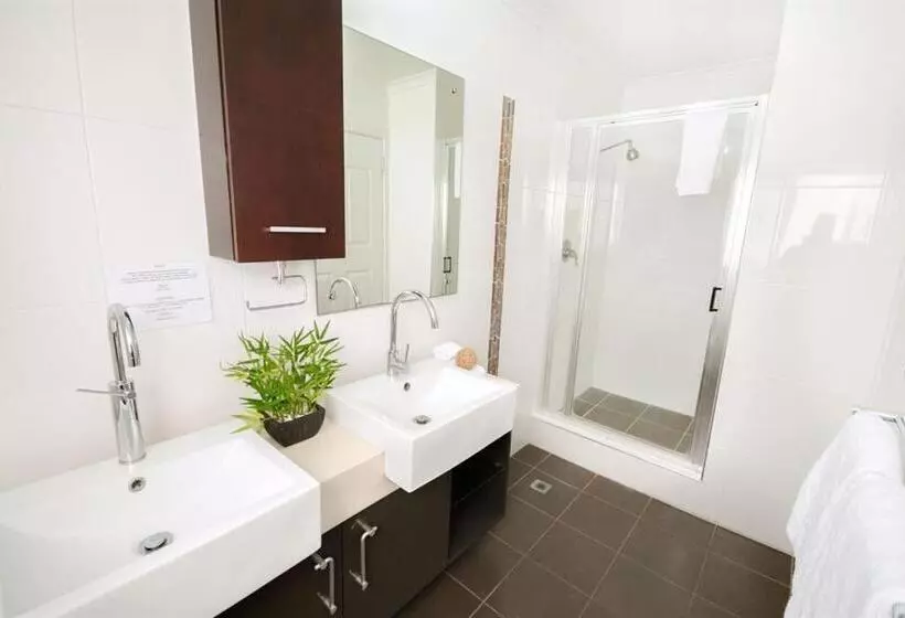 Standard-studio, Airlie Apartments