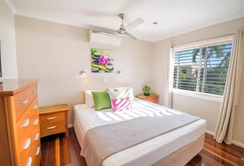 Standard-studio, Airlie Apartments