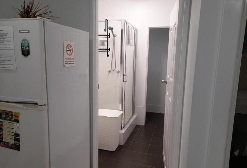 ２ベッドルームアパートメント, Airlie Apartments