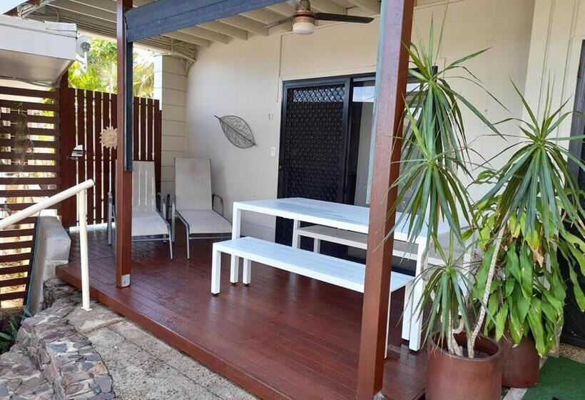 ２ベッドルームアパートメント, Airlie Apartments