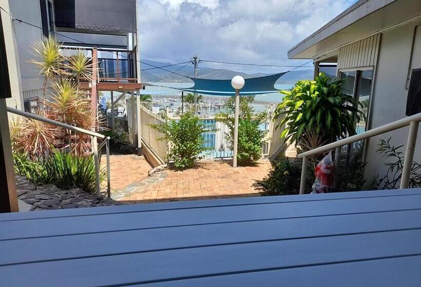 침실 2개 아파트, Airlie Apartments