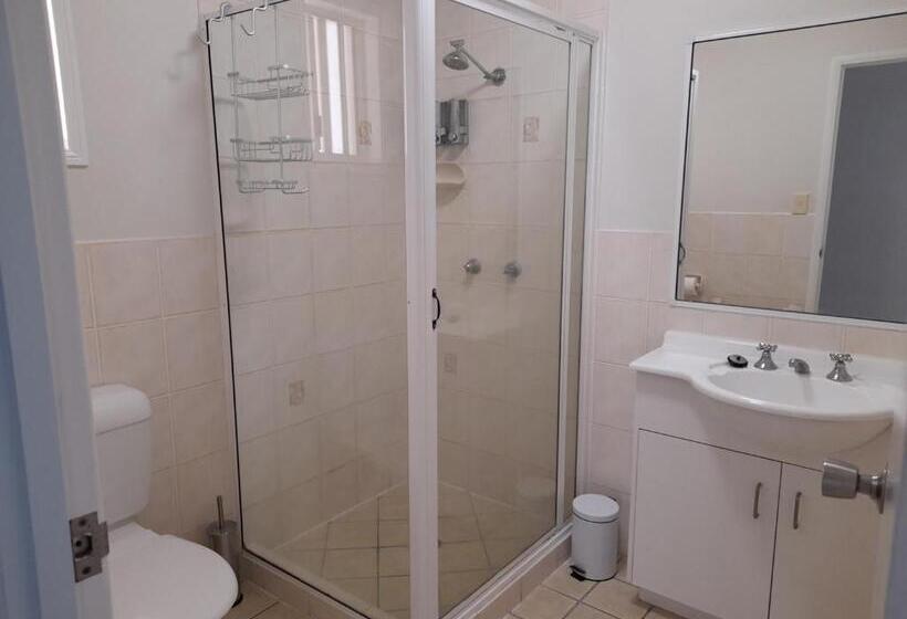 バルコニー付き１ベッドルームアパートメント, Airlie Apartments