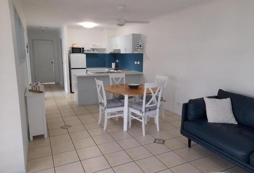 バルコニー付き１ベッドルームアパートメント, Airlie Apartments