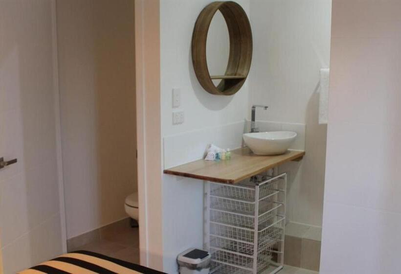 ３ベッドルームアパートメント, Airlie Apartments