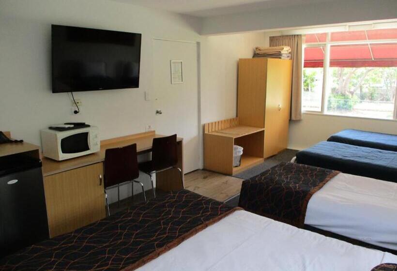 غرفة عائلية, Airway Motel