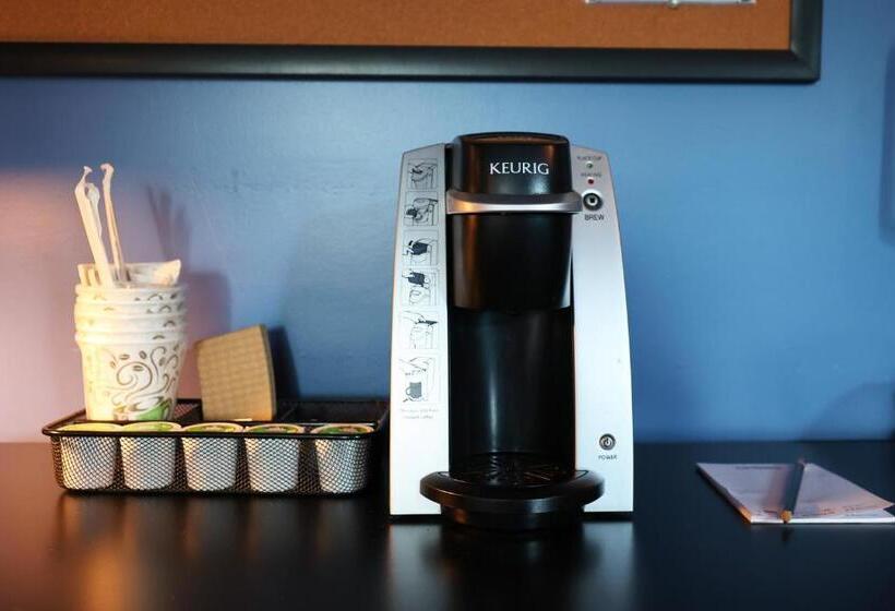 Standard Szoba King Size Bed, Gaythering   Gay Hotel   All Adults Welcome