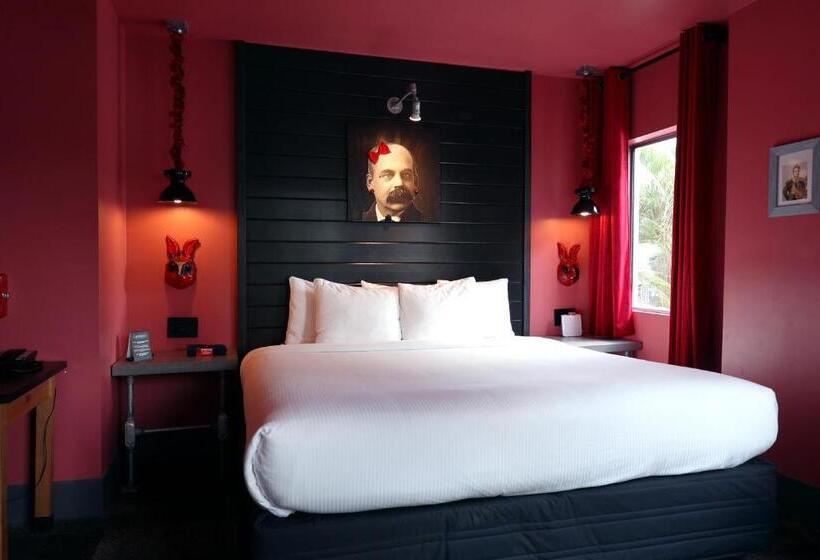 Standard Szoba King Size Bed, Gaythering   Gay Hotel   All Adults Welcome