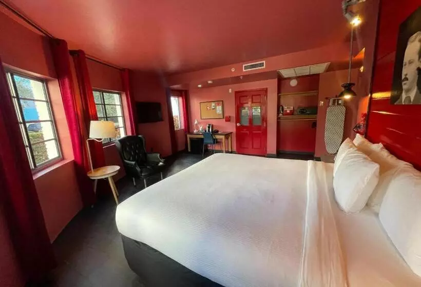 اتاق استاندارد با تخت بزرگ برای معلولان, Gaythering   Gay Hotel   All Adults Welcome