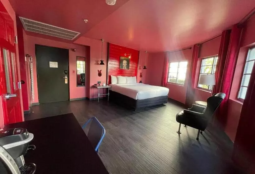 اتاق استاندارد با تخت بزرگ برای معلولان, Gaythering   Gay Hotel   All Adults Welcome