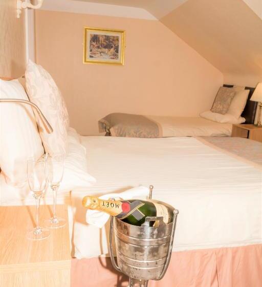 패밀리 룸, Kingston Theatre