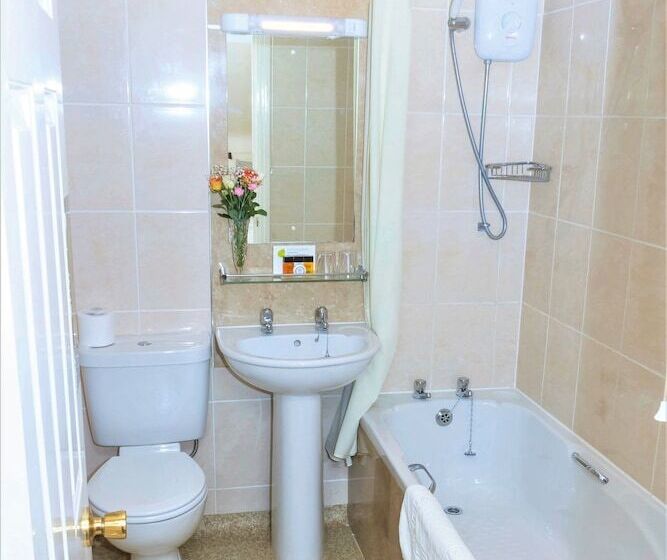 이그제큐티브 룸, Kingston Theatre