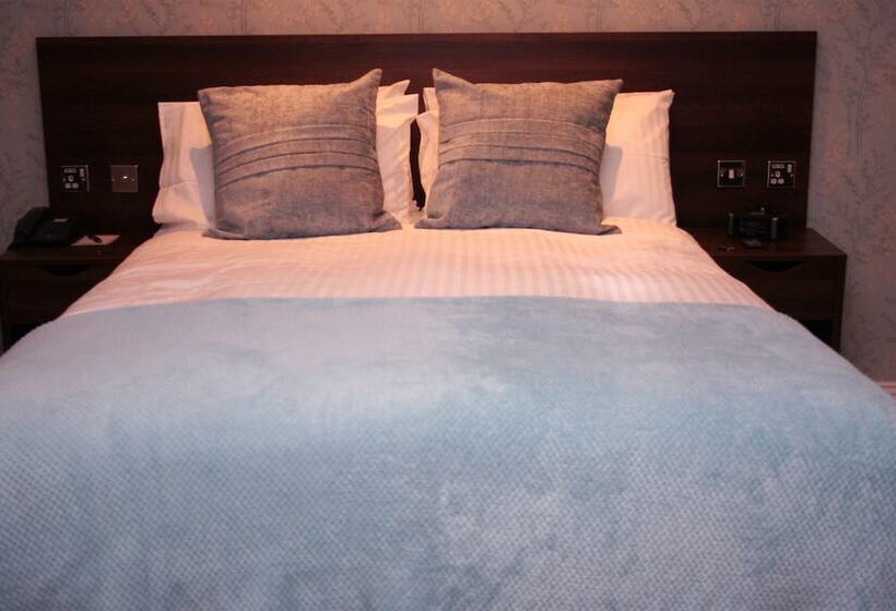 디럭스 스튜디오, Kingston Theatre